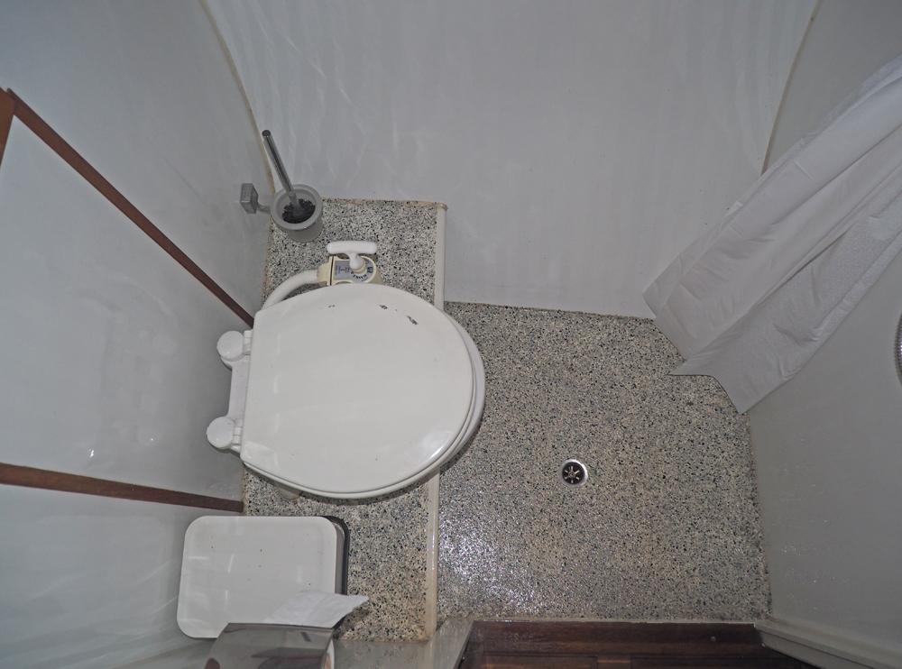 Cabin en avant, Hébergements